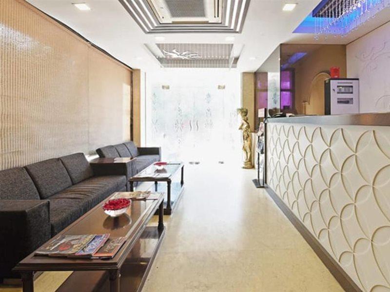 Hotel B Continental Delhi Kültér fotó
