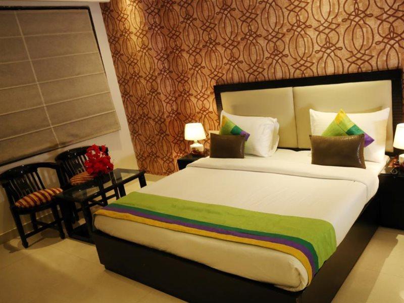 Hotel B Continental Delhi Kültér fotó