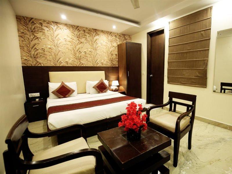 Hotel B Continental Delhi Kültér fotó