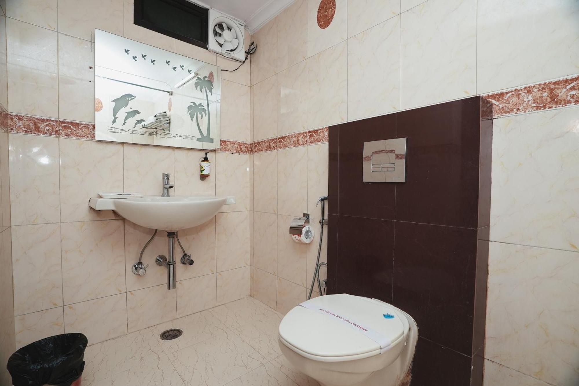 Hotel B Continental Delhi Kültér fotó